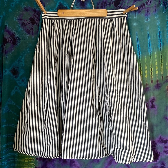 Life In Progress skirt- Size US- Small. - Picture 1 of 14